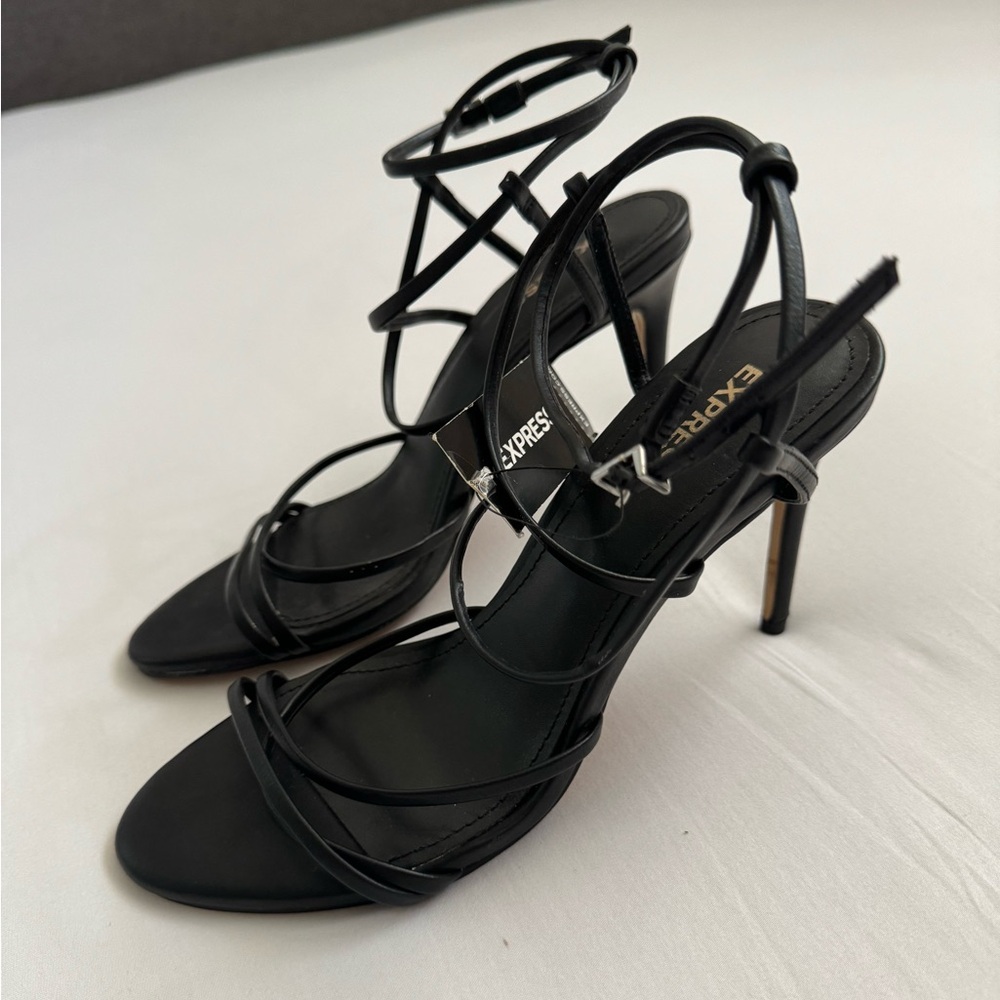 Express (size 6) women’s black strap high heels - Picture 2 of 6